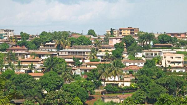 Article : Pourquoi pensez-vous que des milliers de Centrafricains ont trouvé refuge chez Paul Biya ?